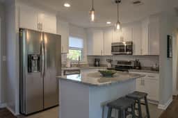 941 Pine Manor, Marietta