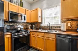 1431 Bay Overlook Dr, Woodstock