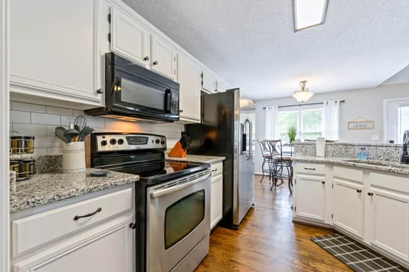 13 Windfield Dr, Cartersville