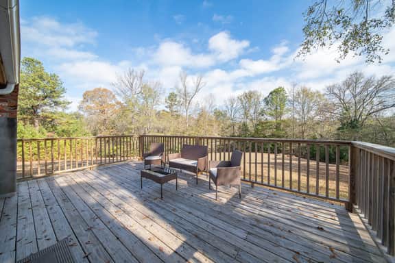 161 Calhoun Rd, Hamilton
