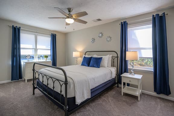 941 Pine Manor, Marietta